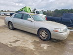 Town Car 2004