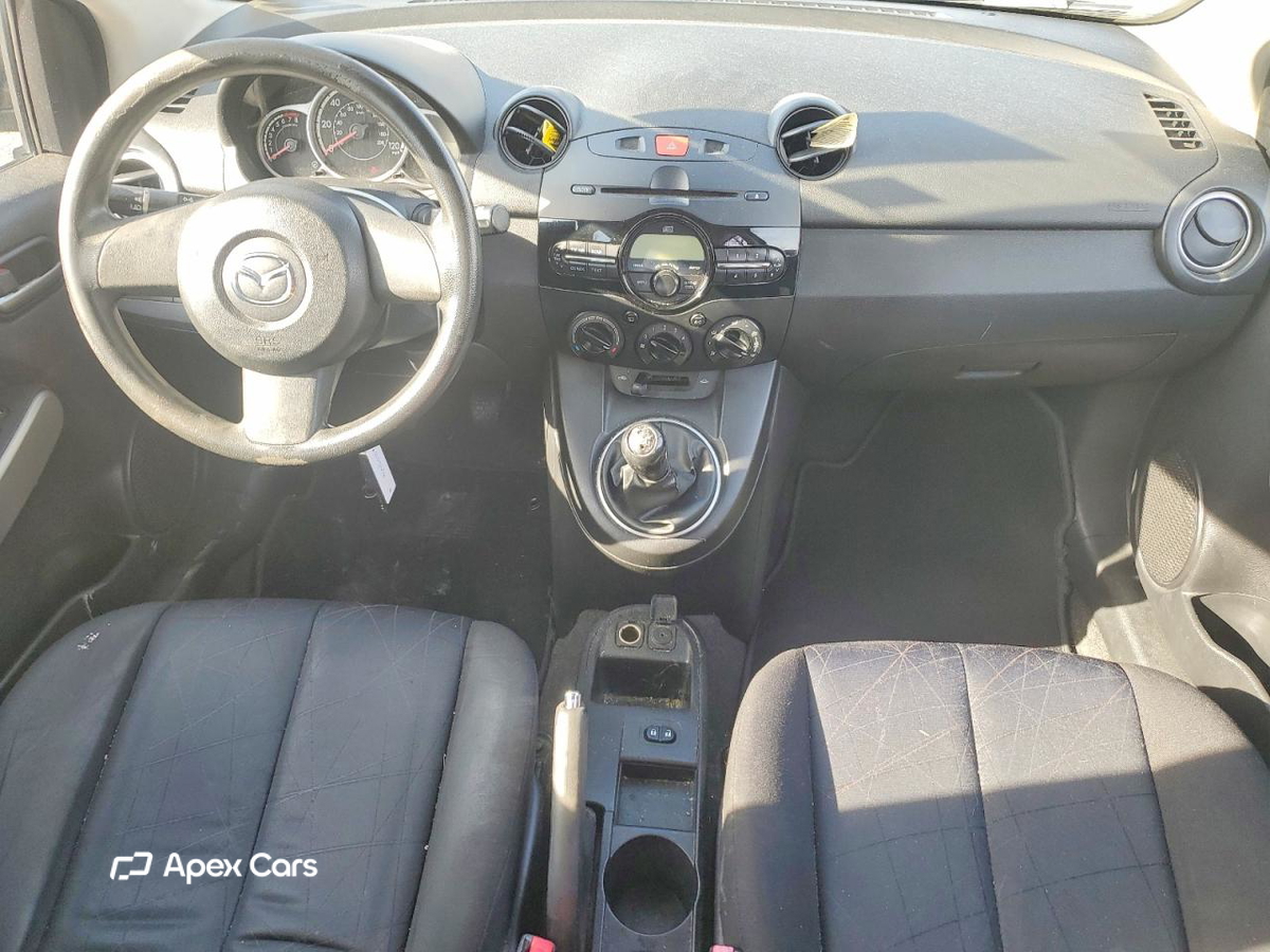 Mazda 2 2012