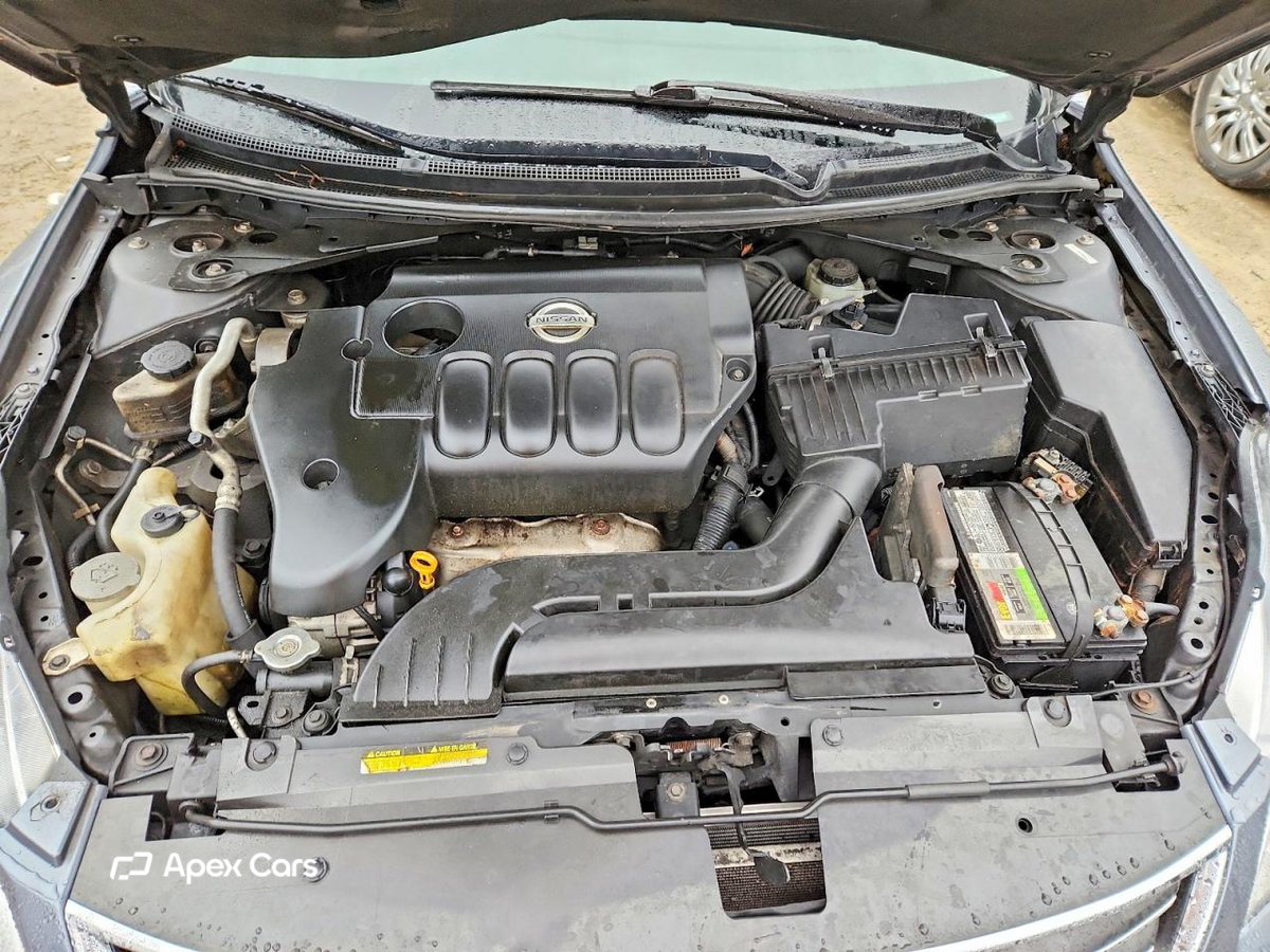 Nissan Altima 2011