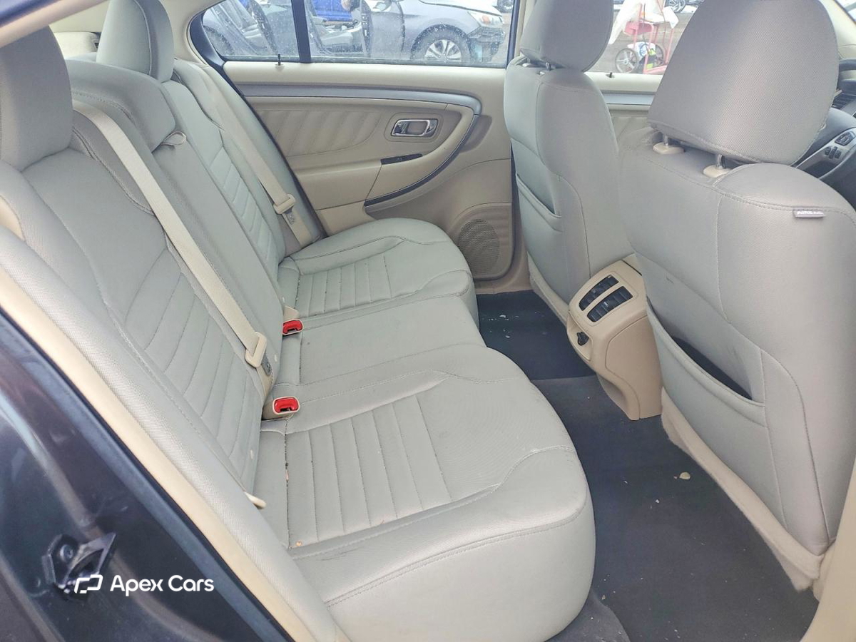 Ford Taurus 2015