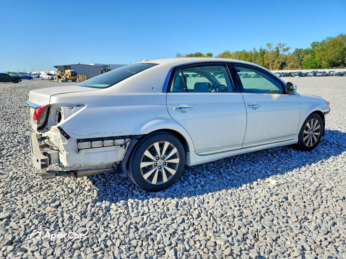 Toyota Avalon 2011