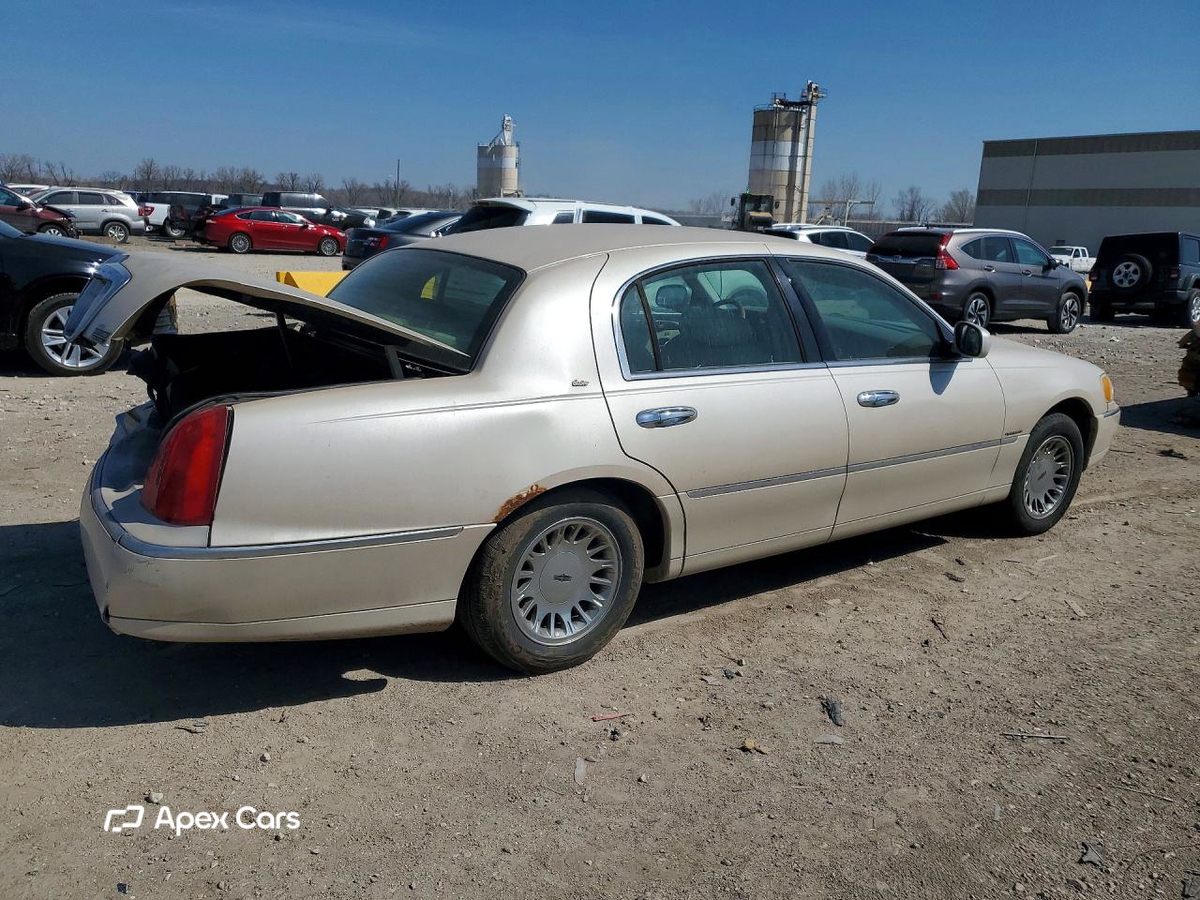 Lincoln Town Car 2000
