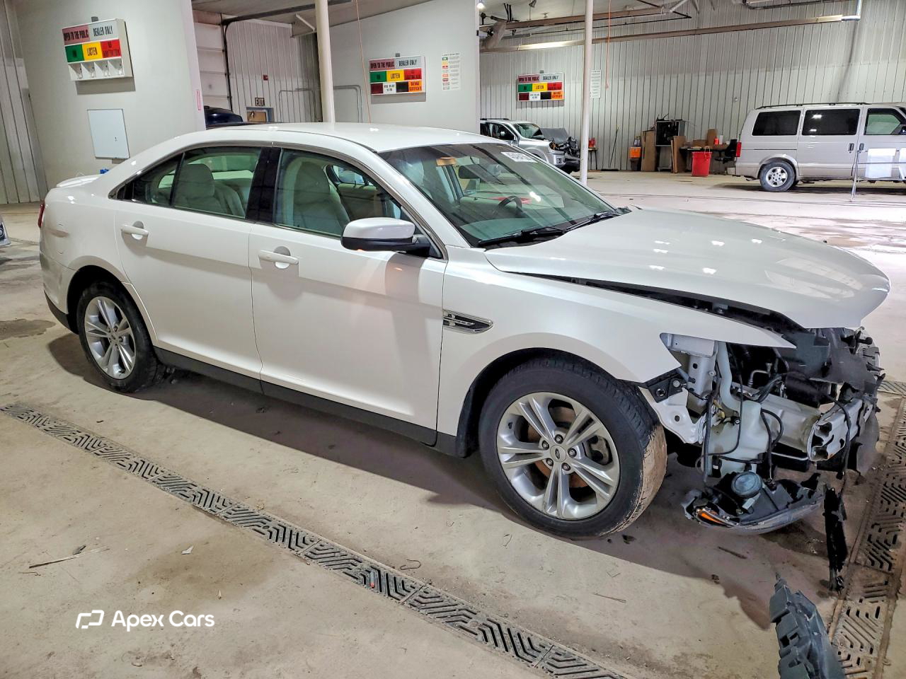 Ford Taurus 2016