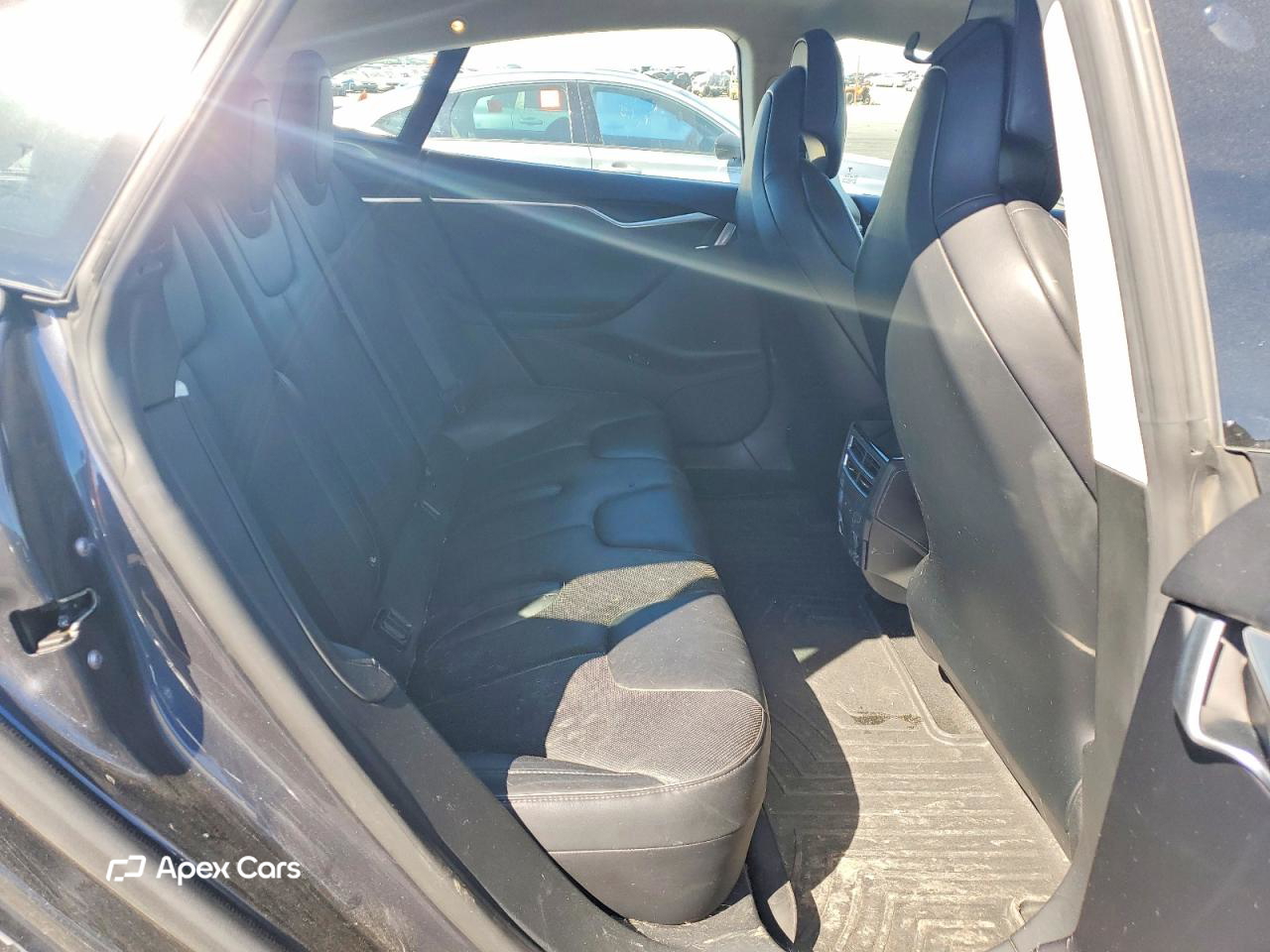 Tesla Model S 2016