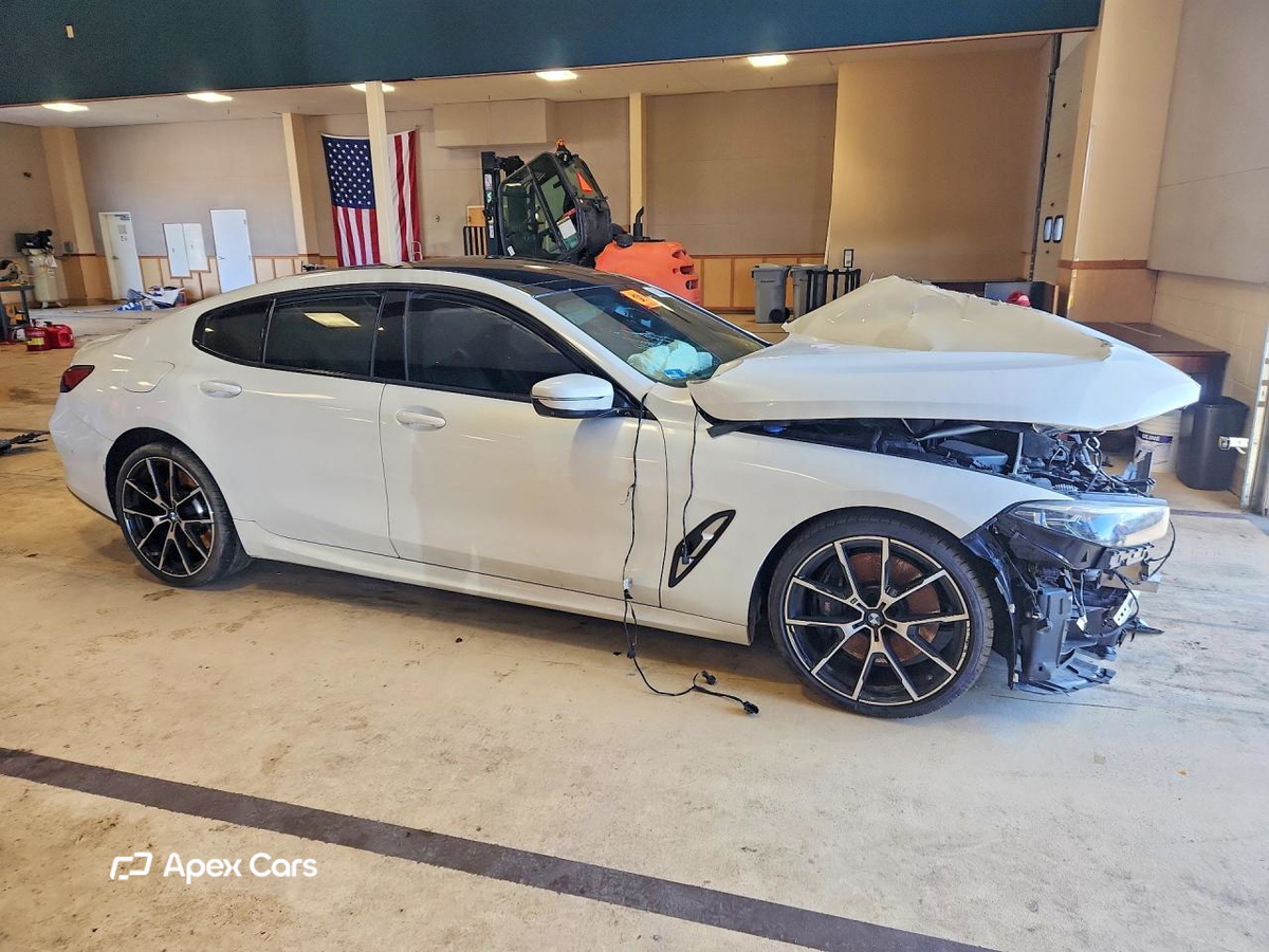 BMW Series 8 2022