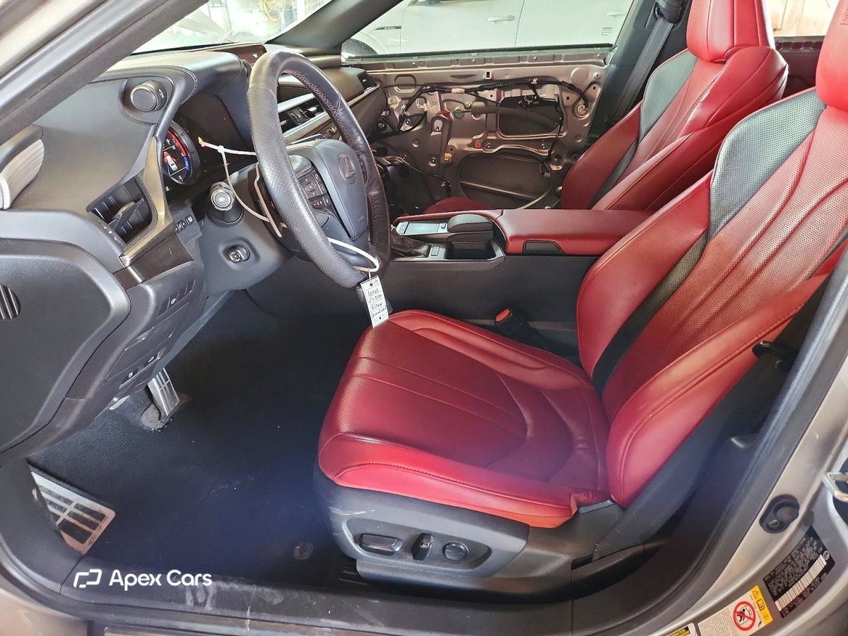 Lexus ES 2019