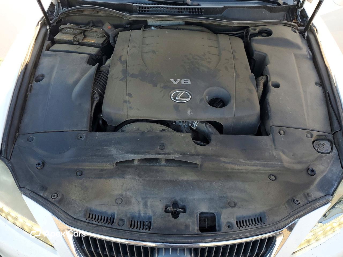 Lexus IS 2011