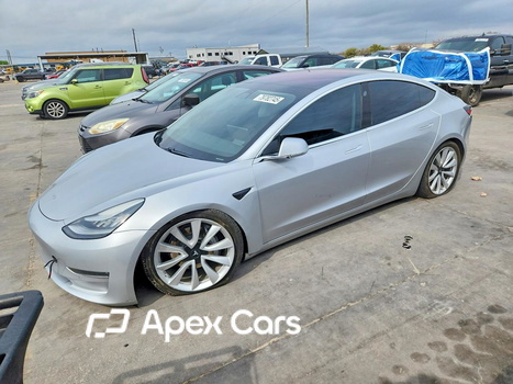 Tesla Model 3 2018 - Zdjęcie 1 z 12