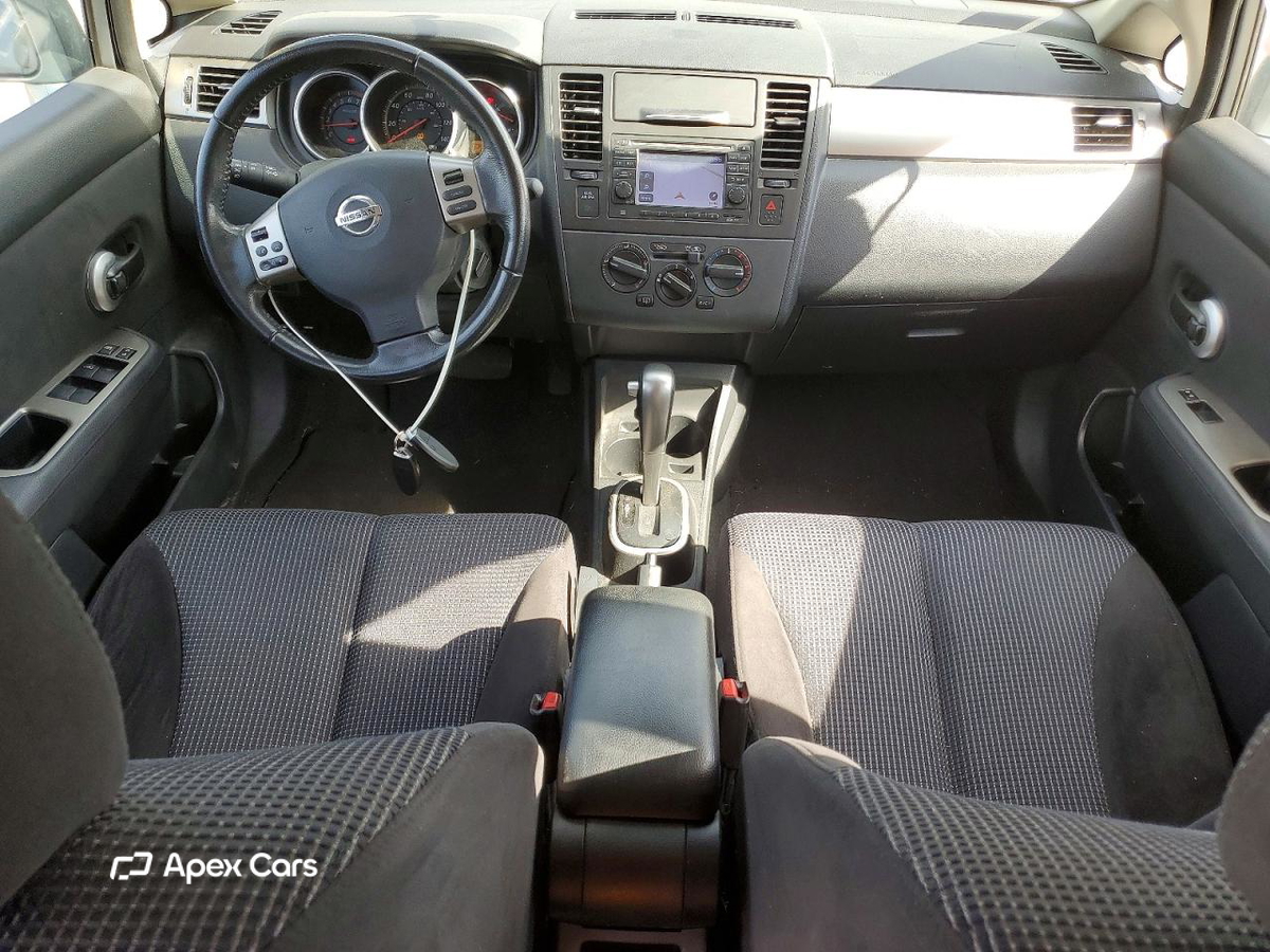 Nissan Versa 2011
