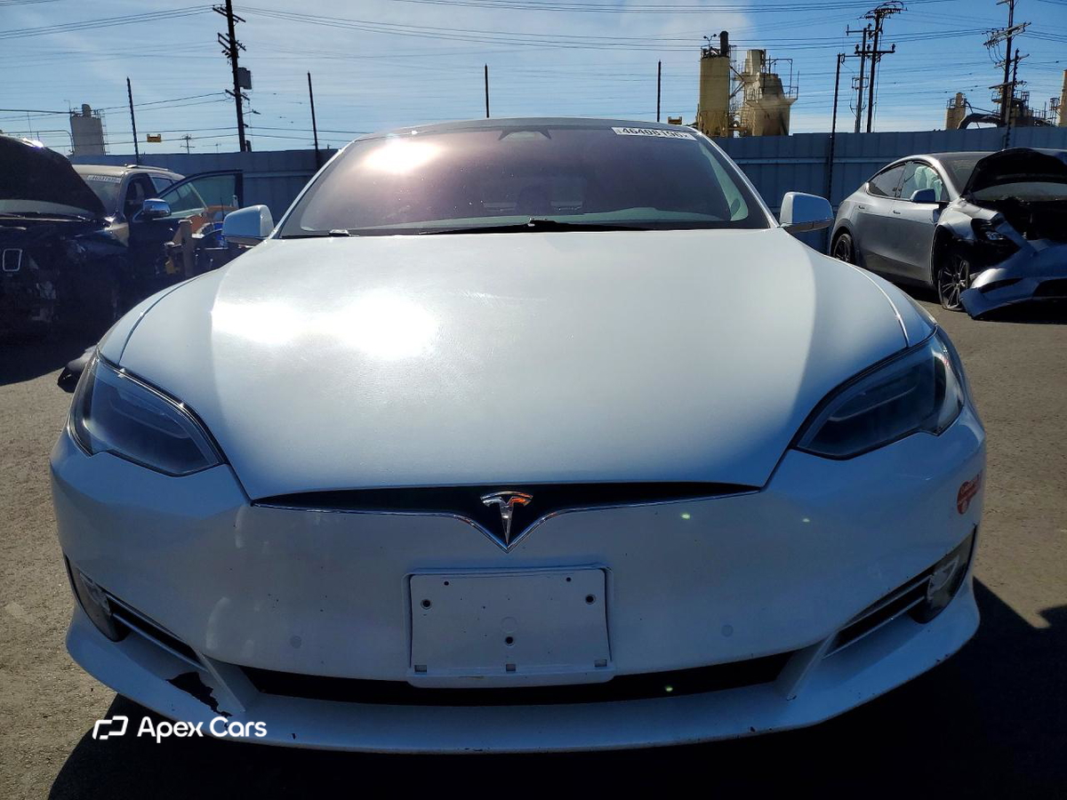 Tesla Model S 2016