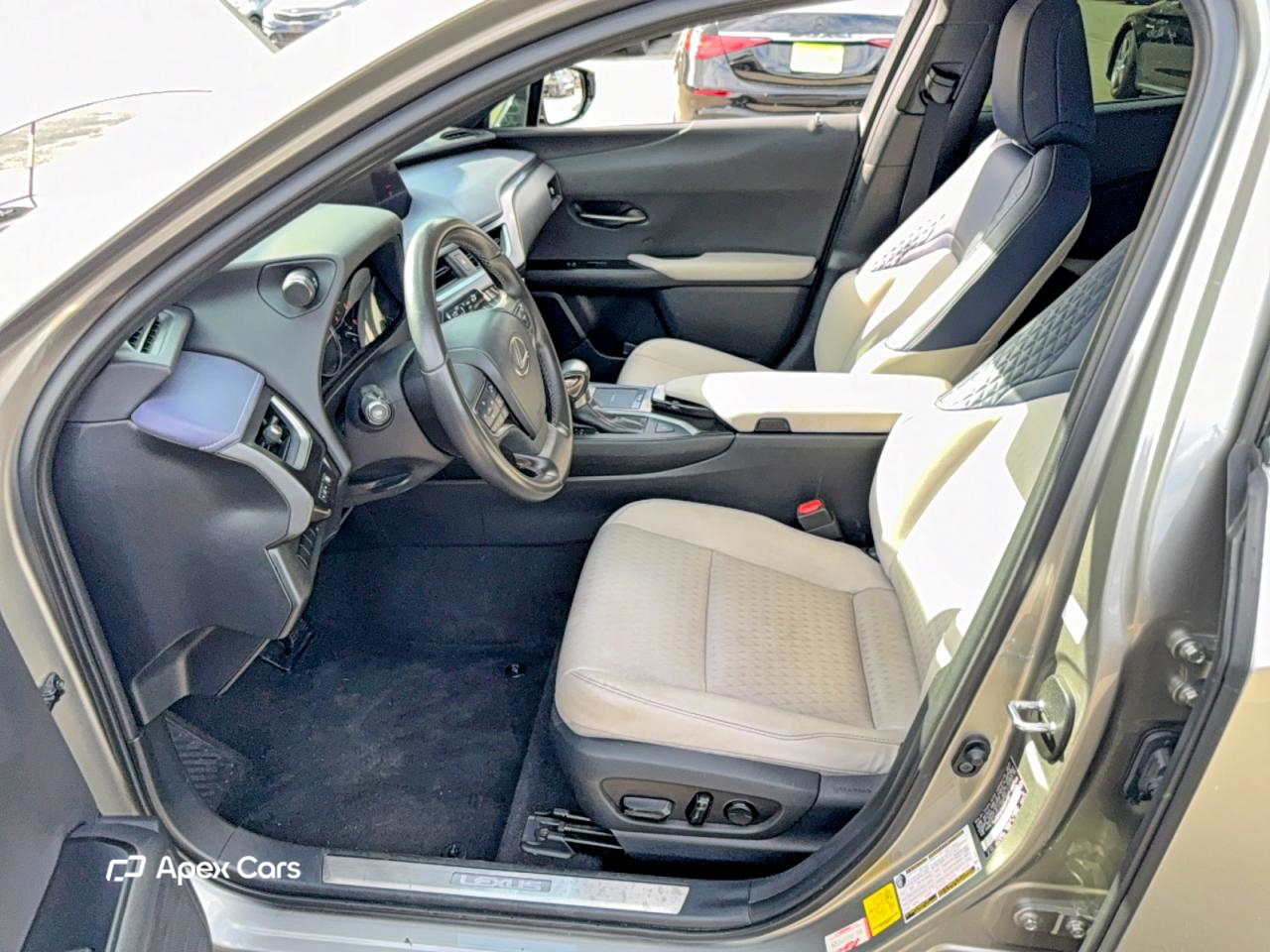 Lexus UX 2021