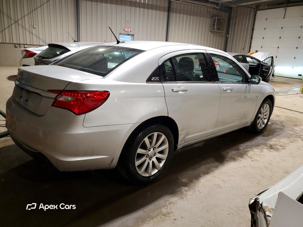 Chrysler 200 2011