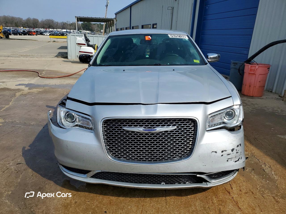 Chrysler 300 2019