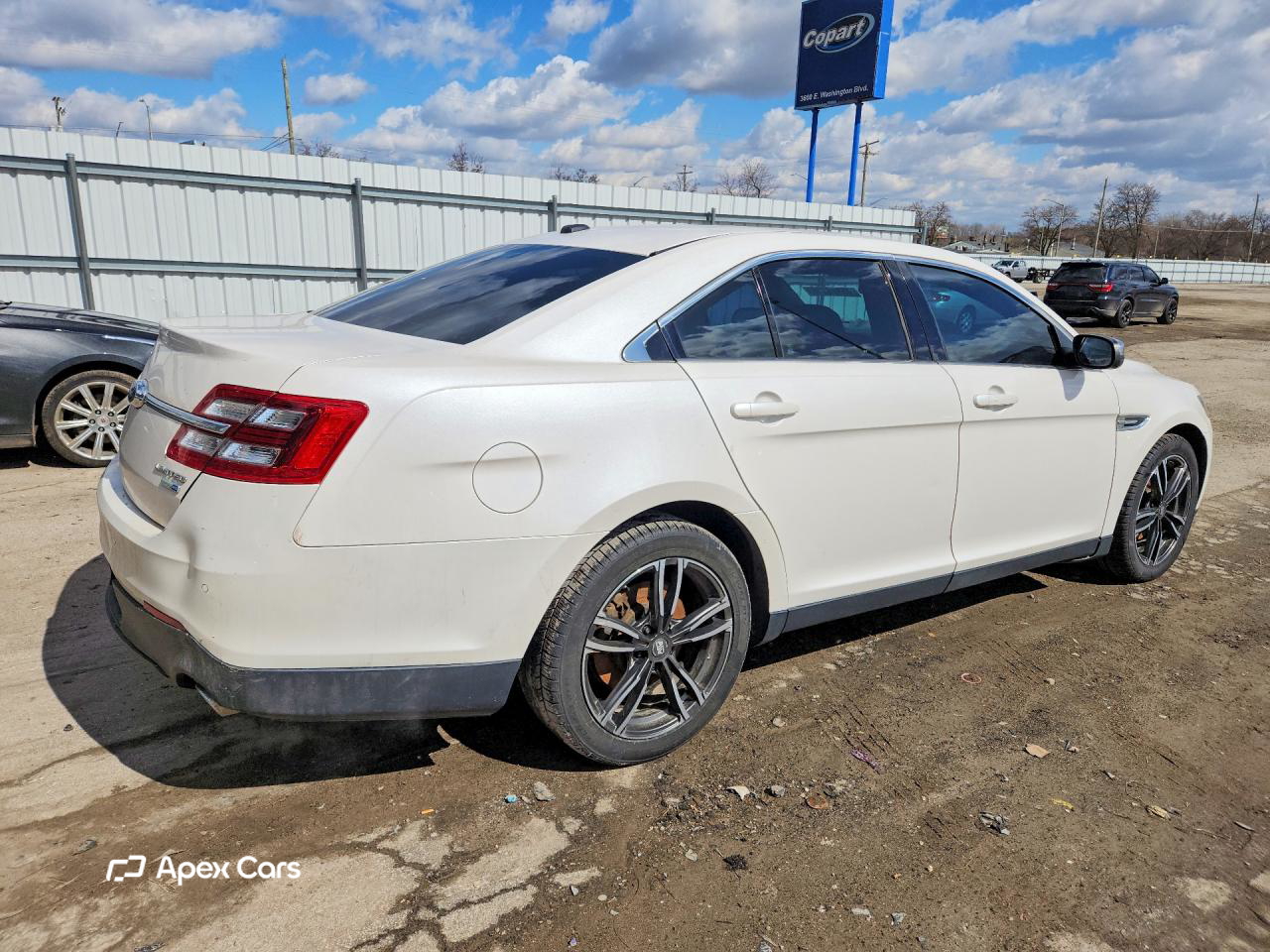 Ford Taurus 2017