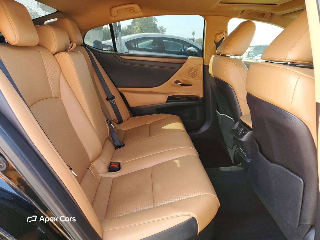 Lexus ES 2024