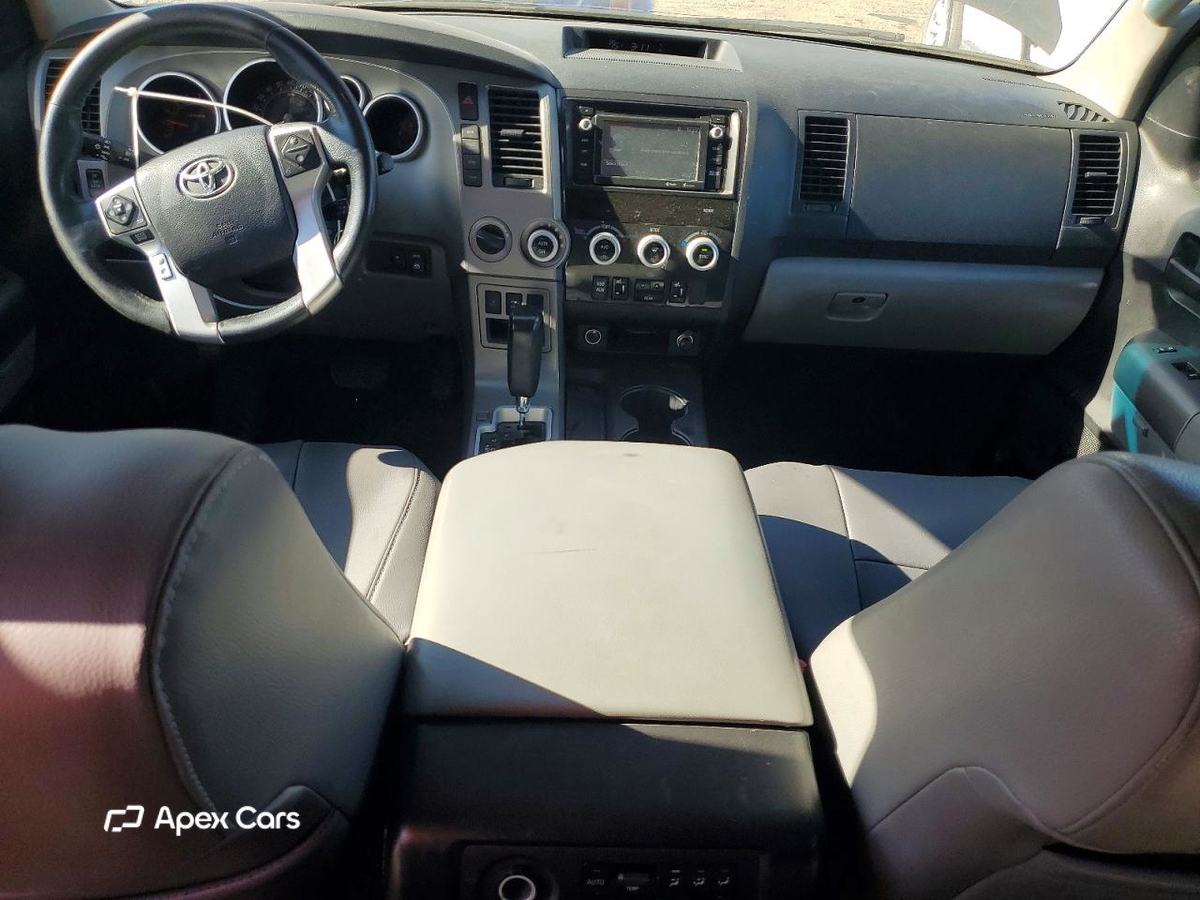 Toyota Sequoia 2016