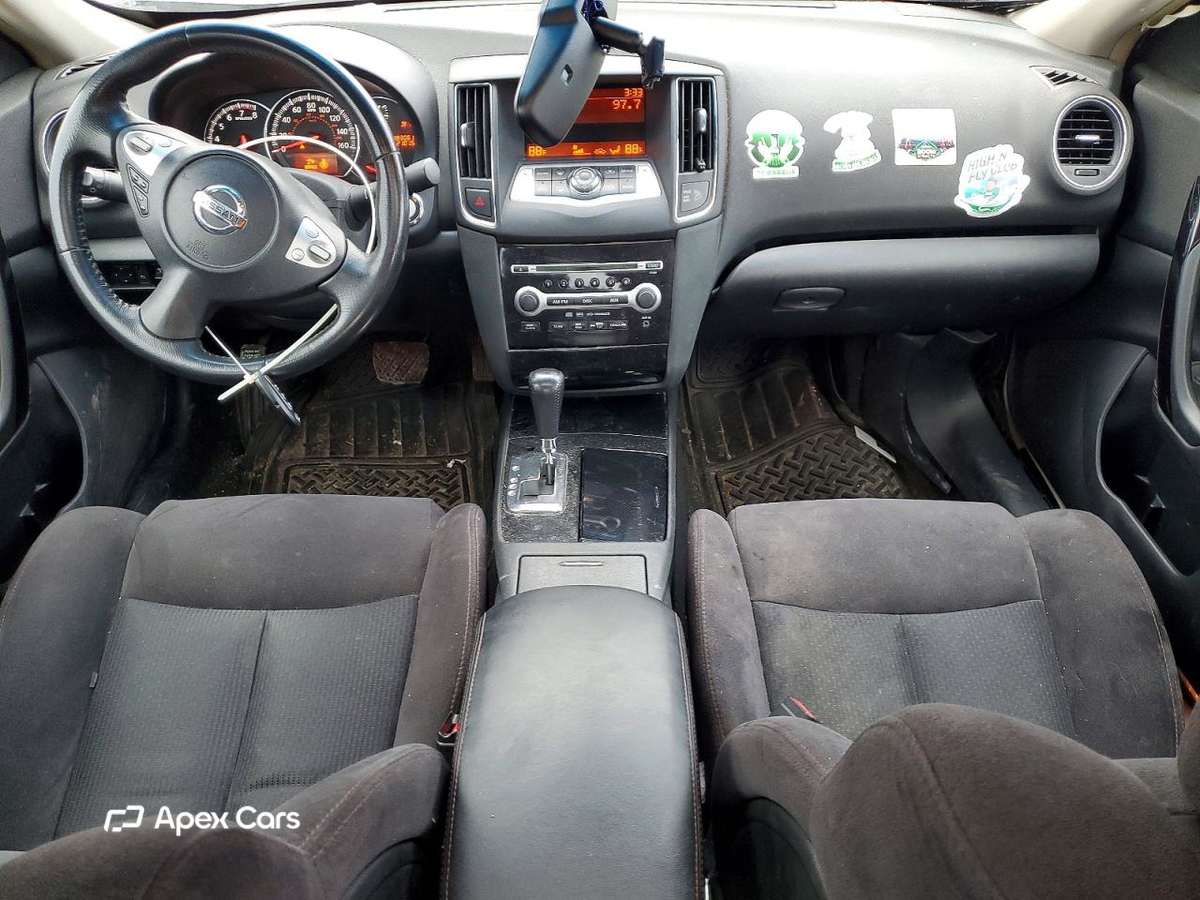 Nissan Maxima 2010