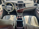 Toyota Sienna 2011