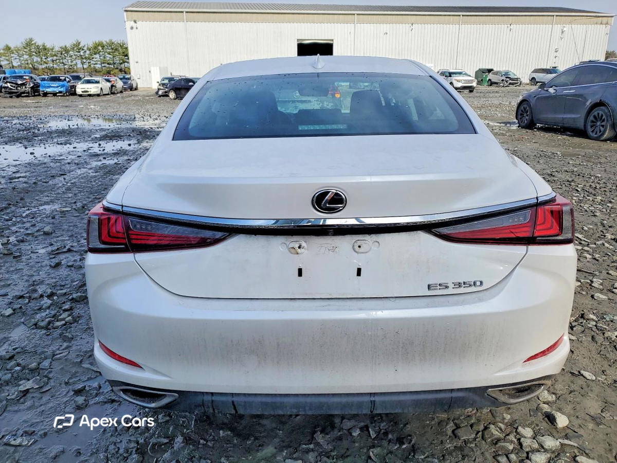 Lexus ES 2020