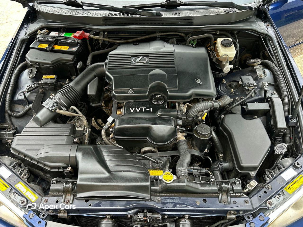 Lexus IS 2004
