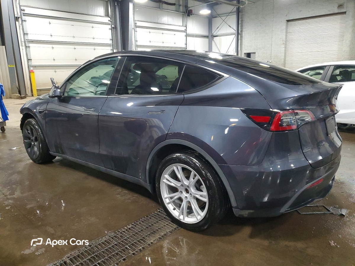 Tesla Model Y 2024