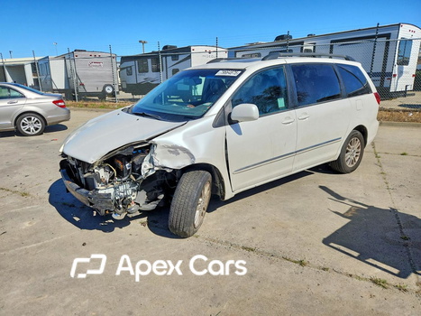 Toyota Sienna 2010 - Image 1 of 15