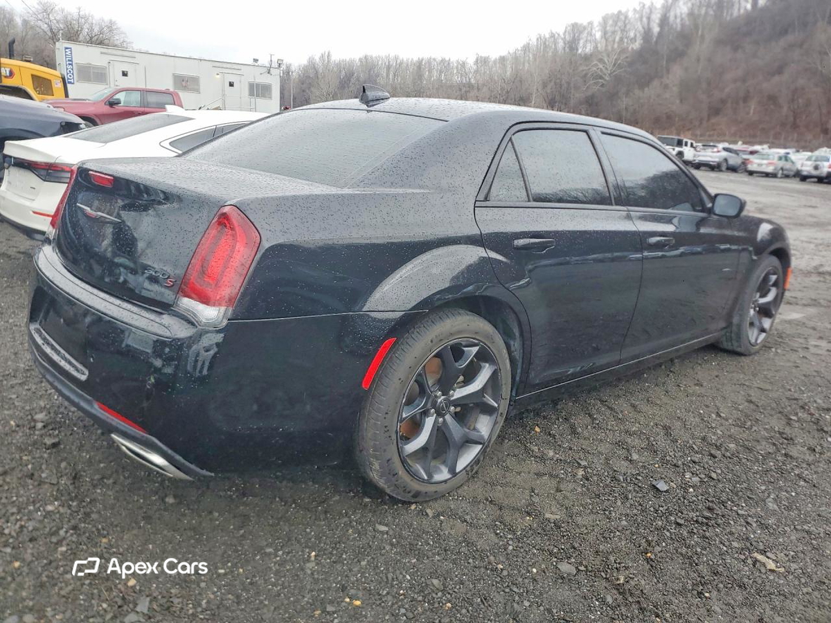 Chrysler 300 2023