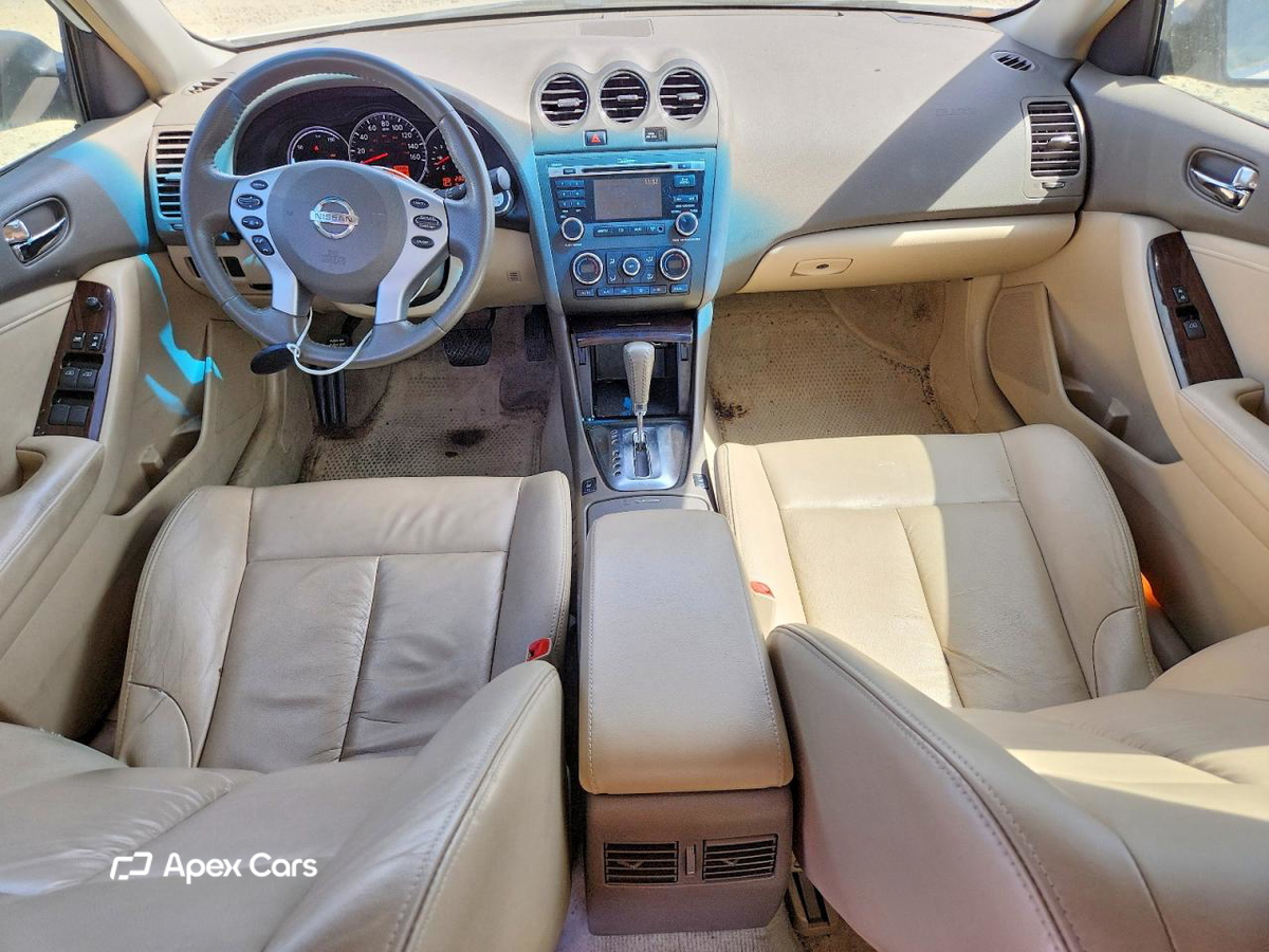 Nissan Altima 2011