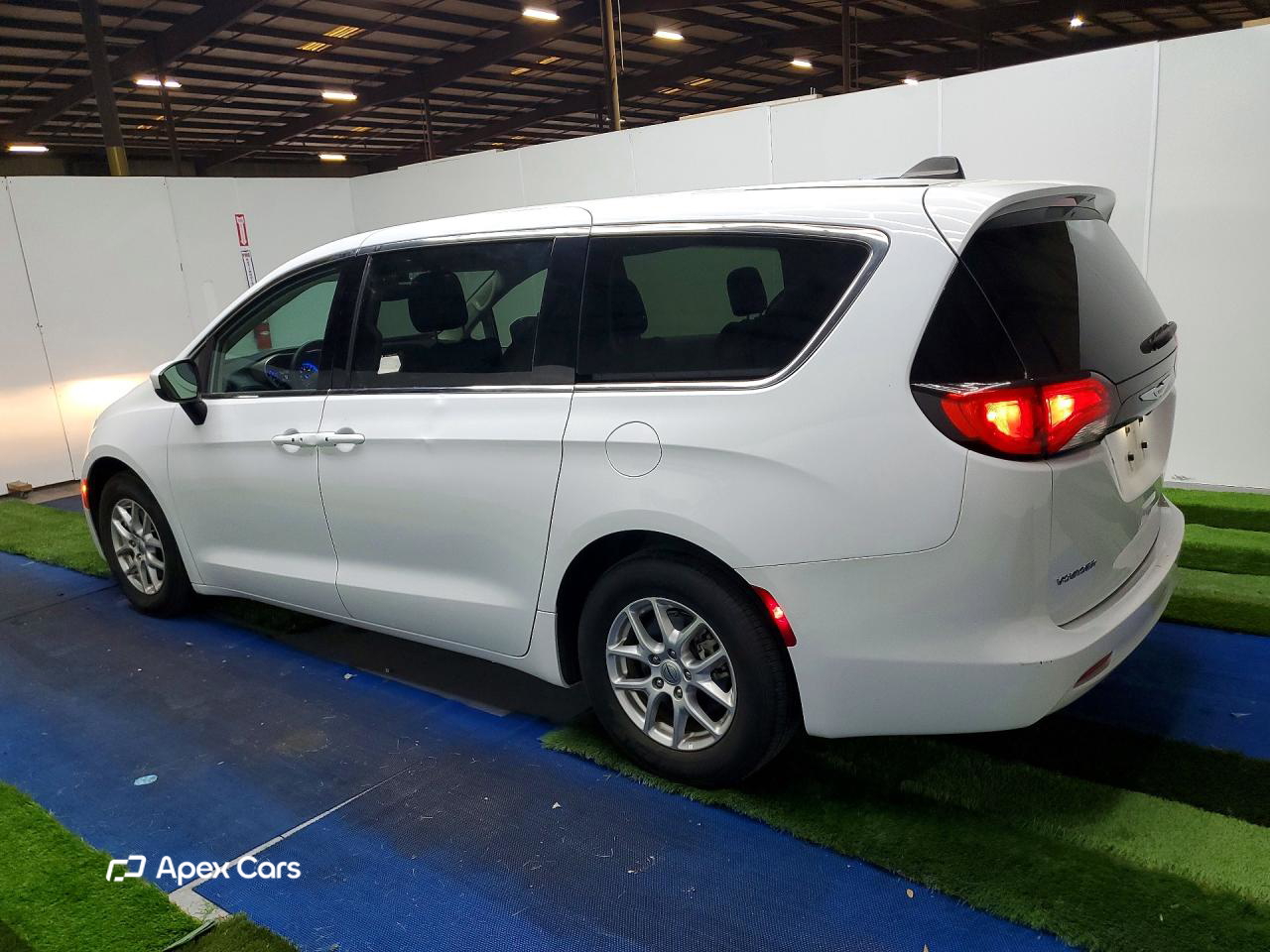 Chrysler Voyager 2023
