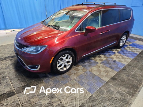 Chrysler Pacifica 2017 - Image 1 of 13