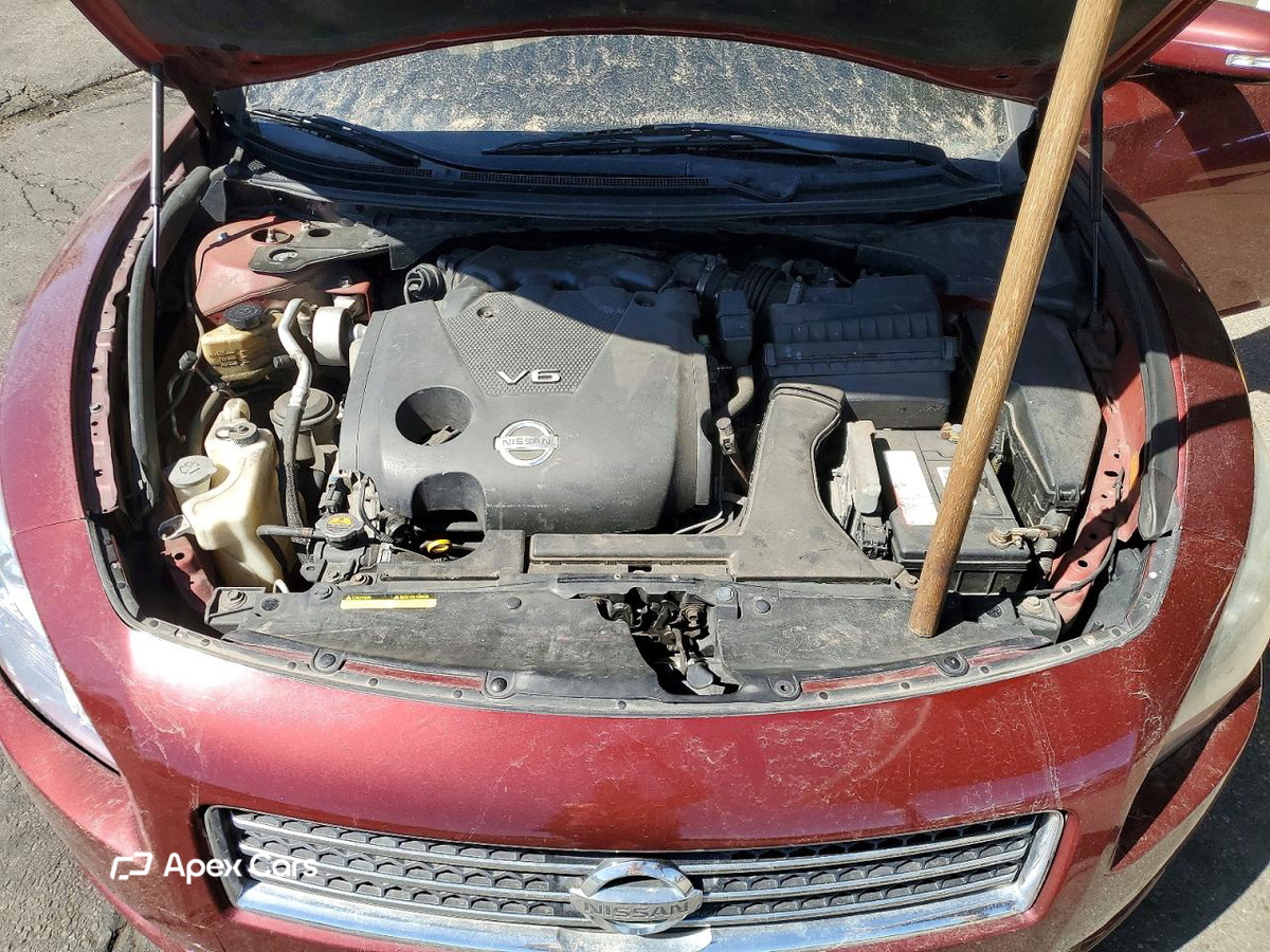 Nissan Maxima 2010