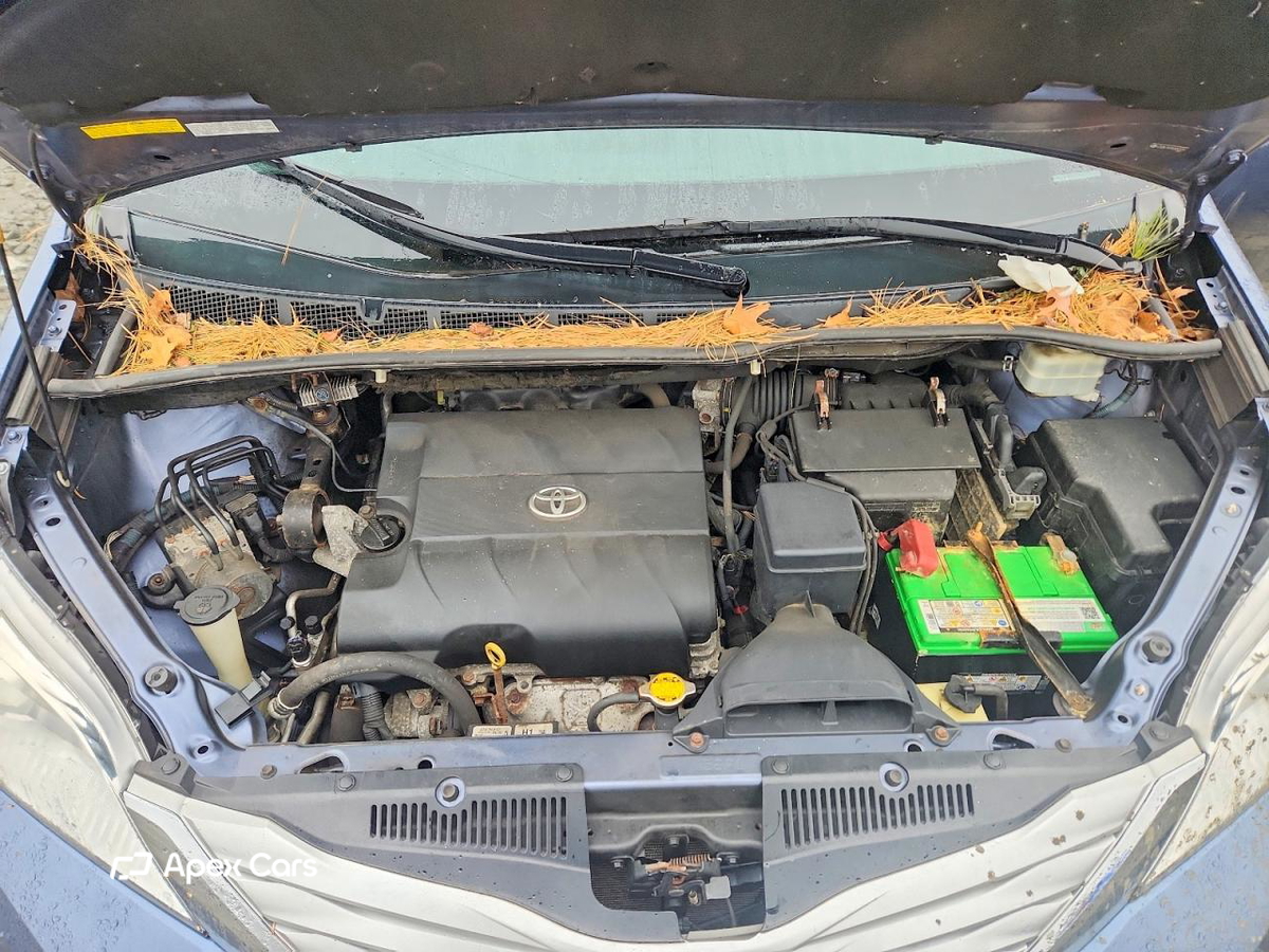 Toyota Sienna 2013