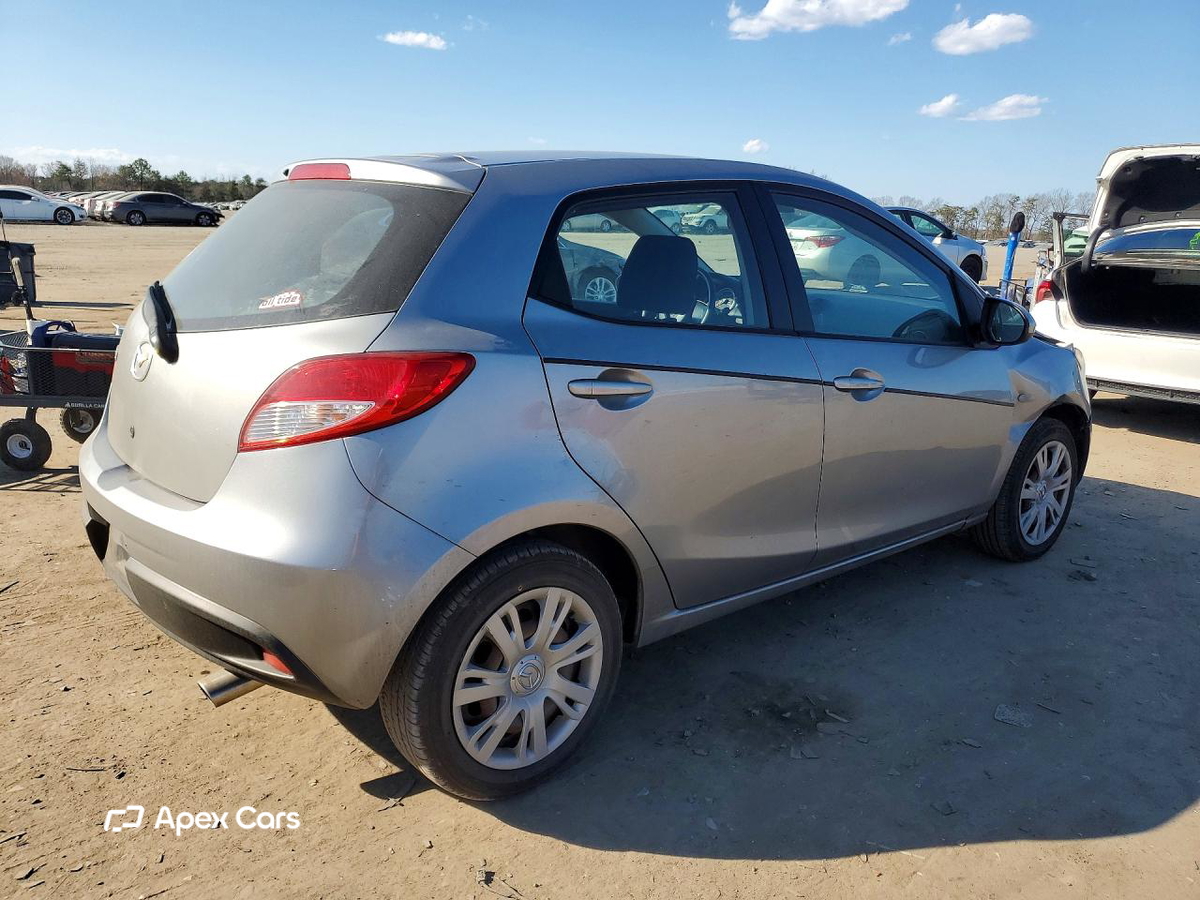 Mazda 2 2013