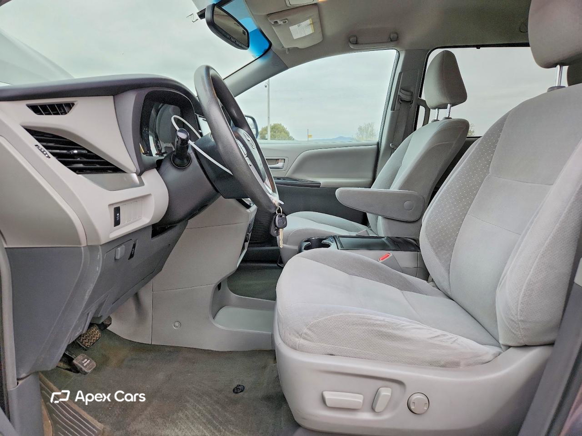 Toyota Sienna 2015