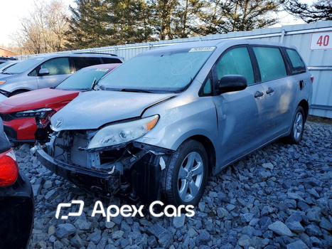 Toyota Sienna 2016 - Image 1 of 12