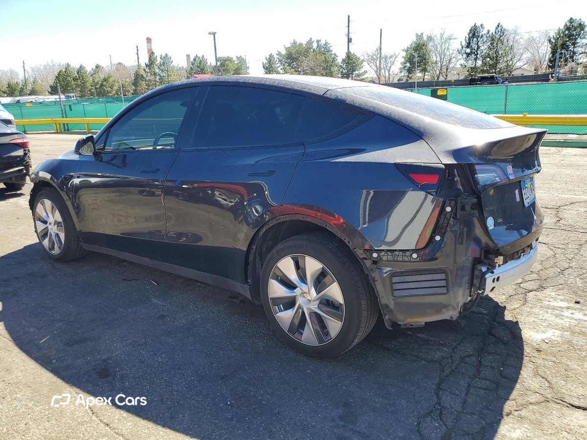 Tesla Model Y 2024