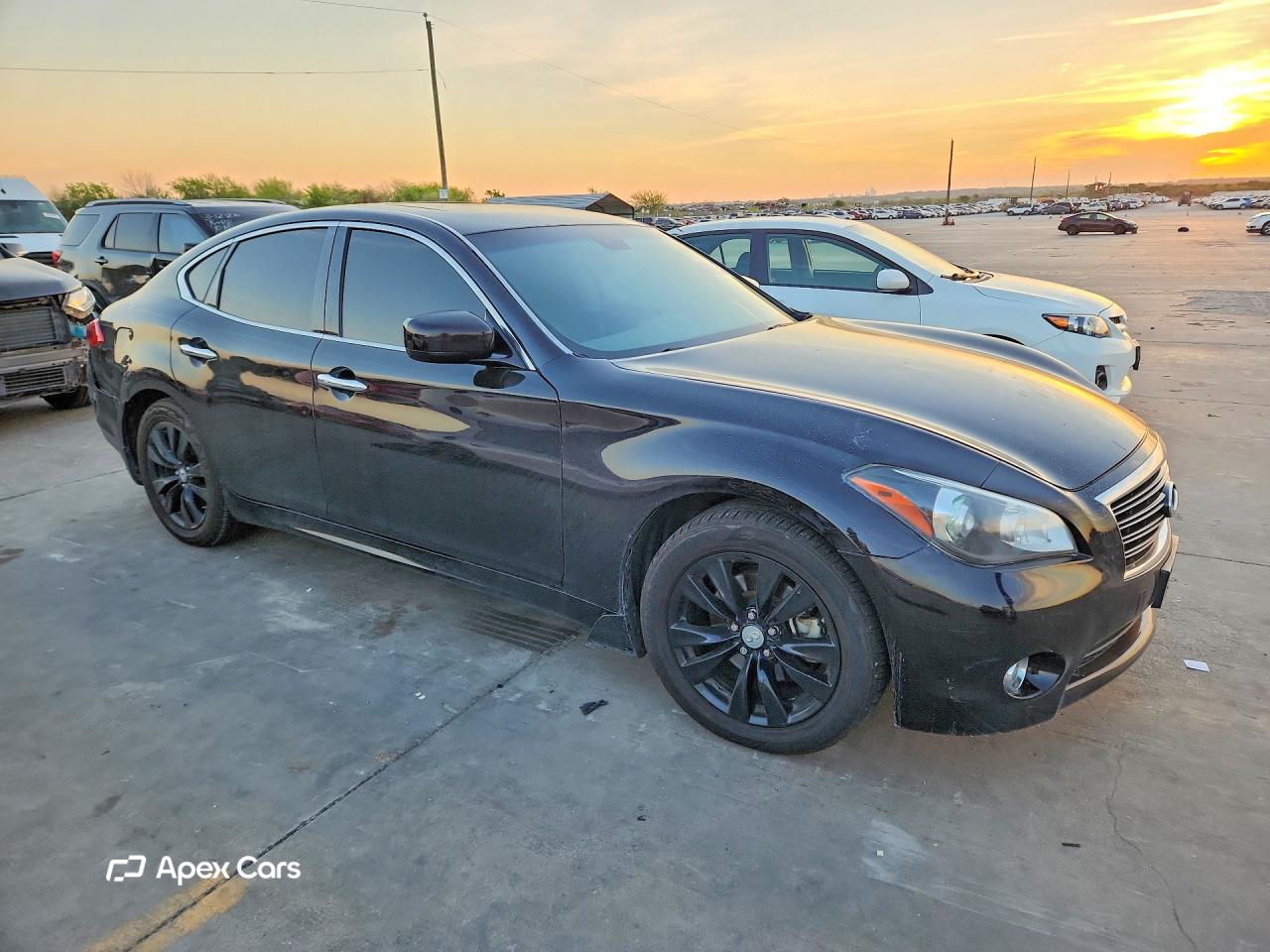 Infiniti M 2013