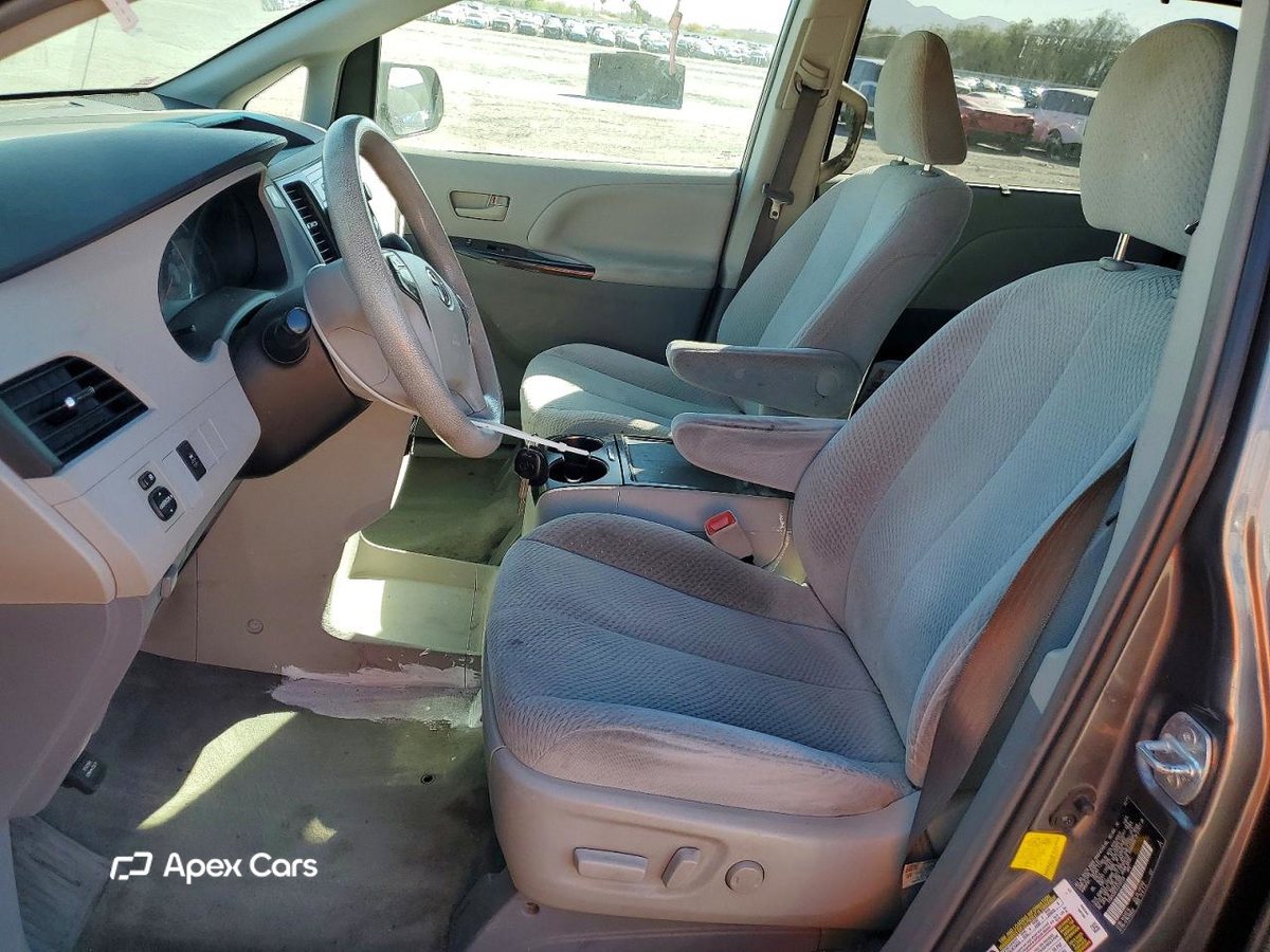 Toyota Sienna 2012