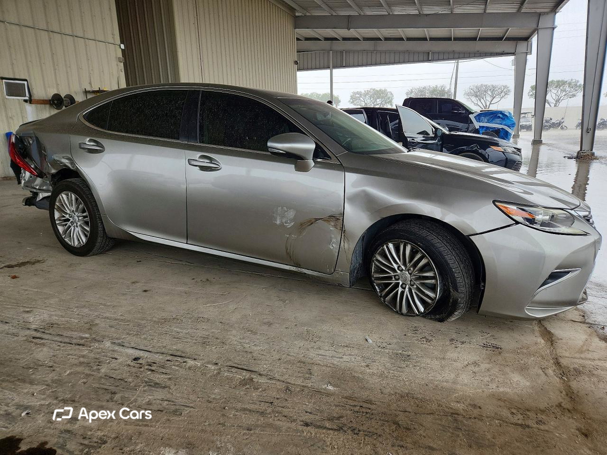 Lexus ES 2016