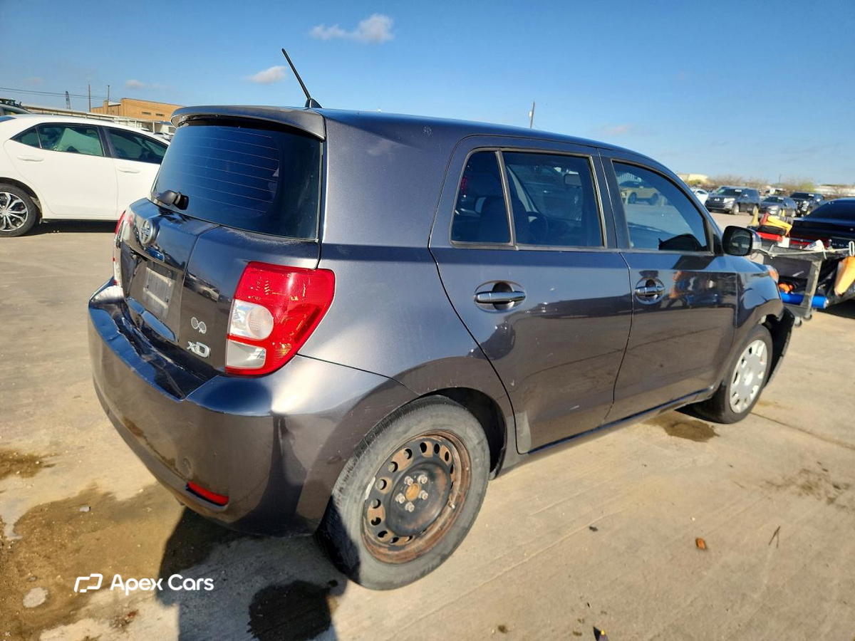 Scion xD 2010
