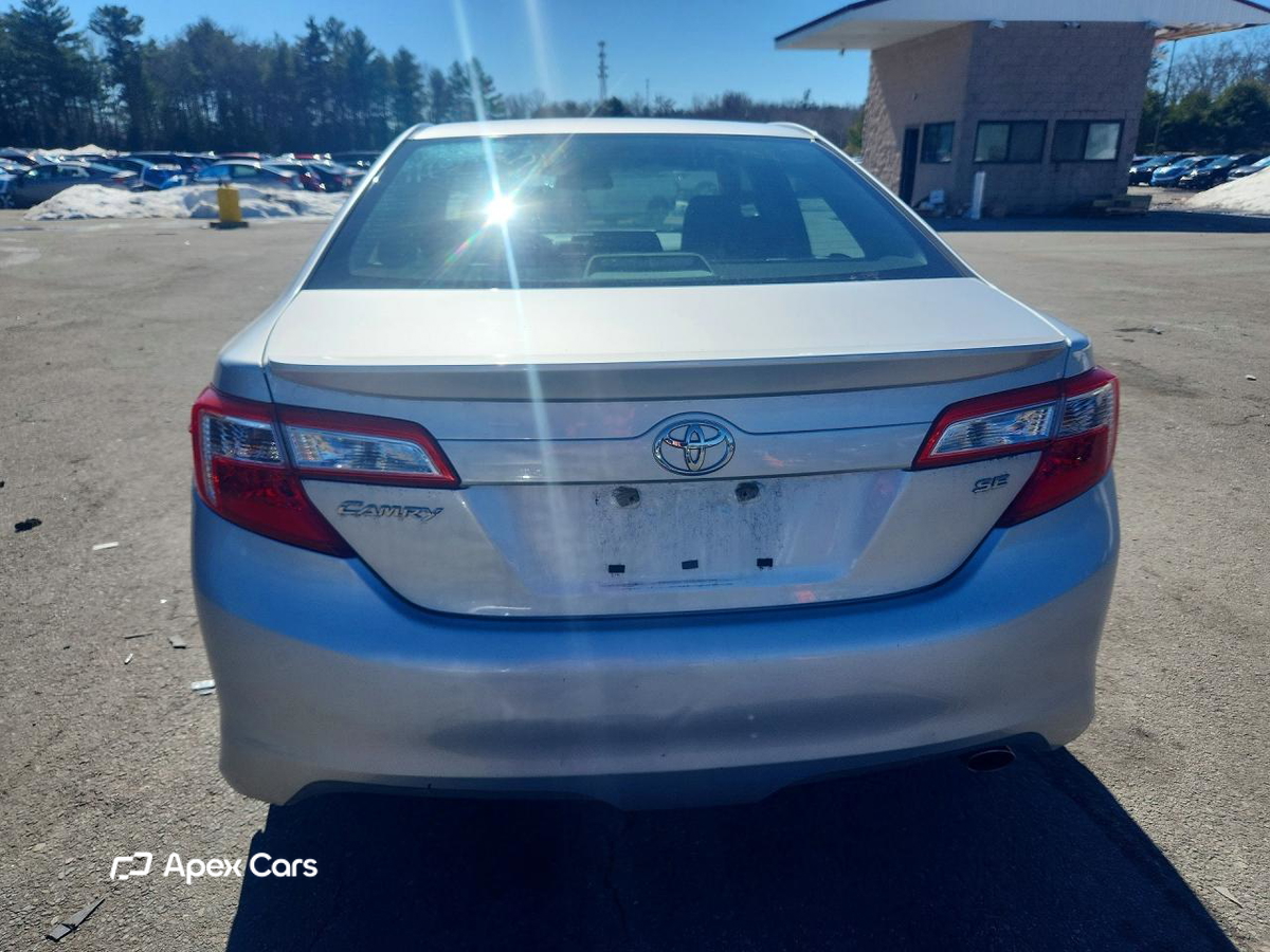Toyota Camry 2012