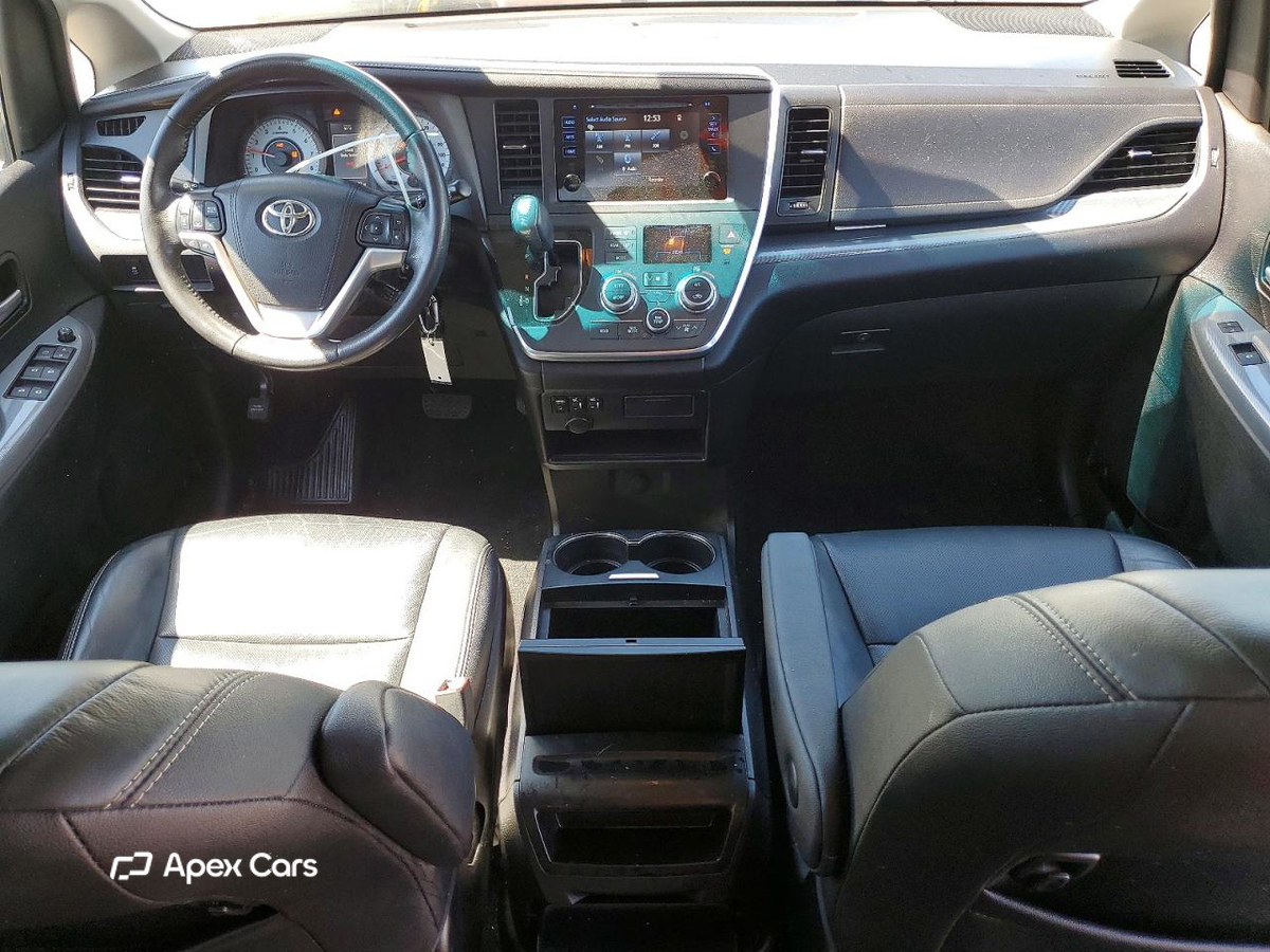 Toyota Sienna 2015