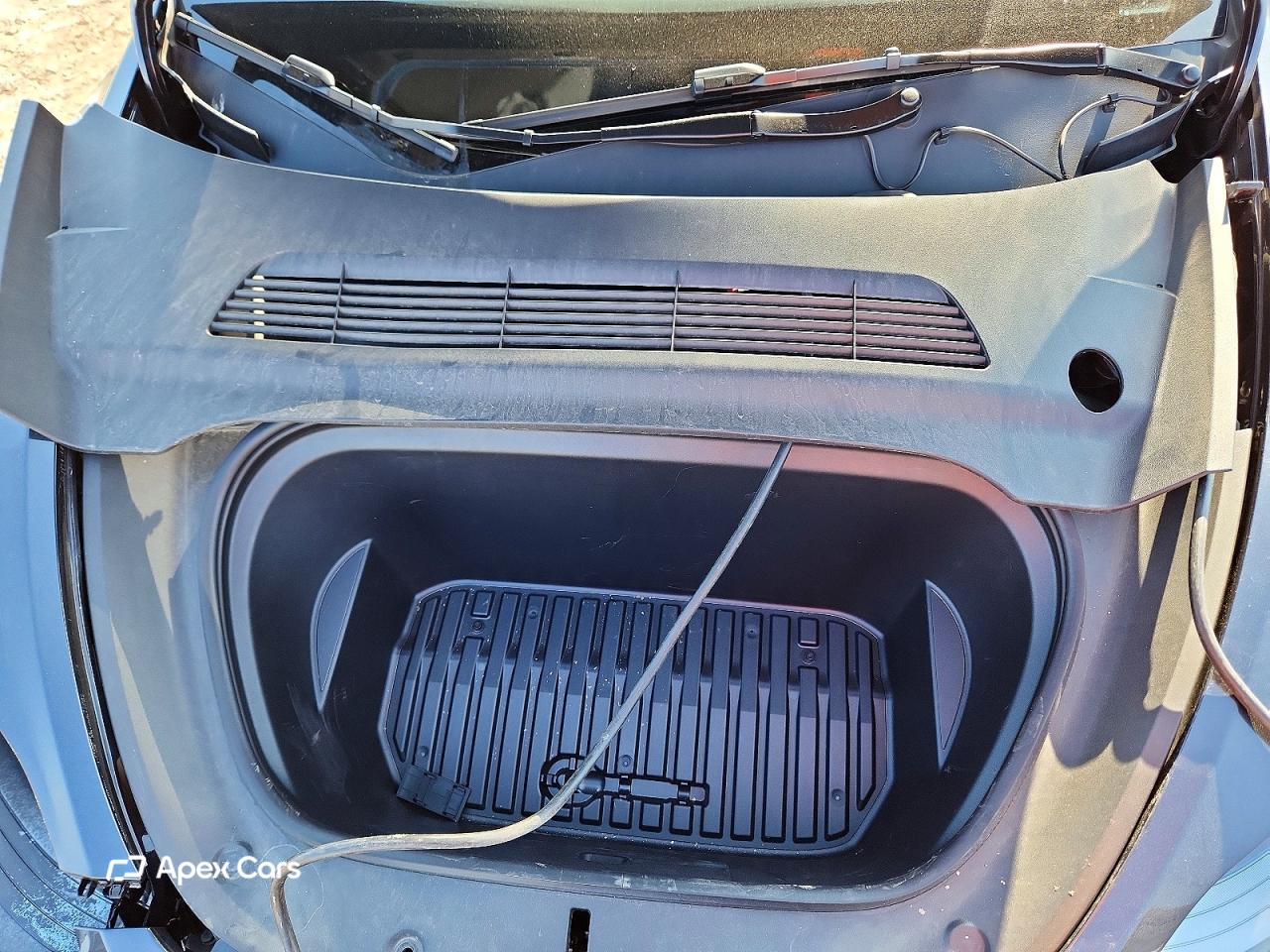 Tesla Model Y 2025