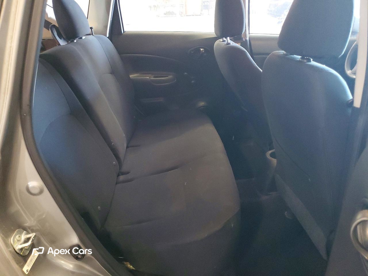 Nissan Versa 2015