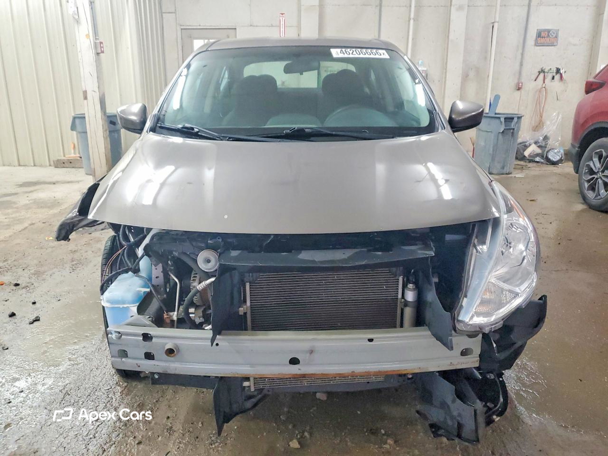 Nissan Versa 2016