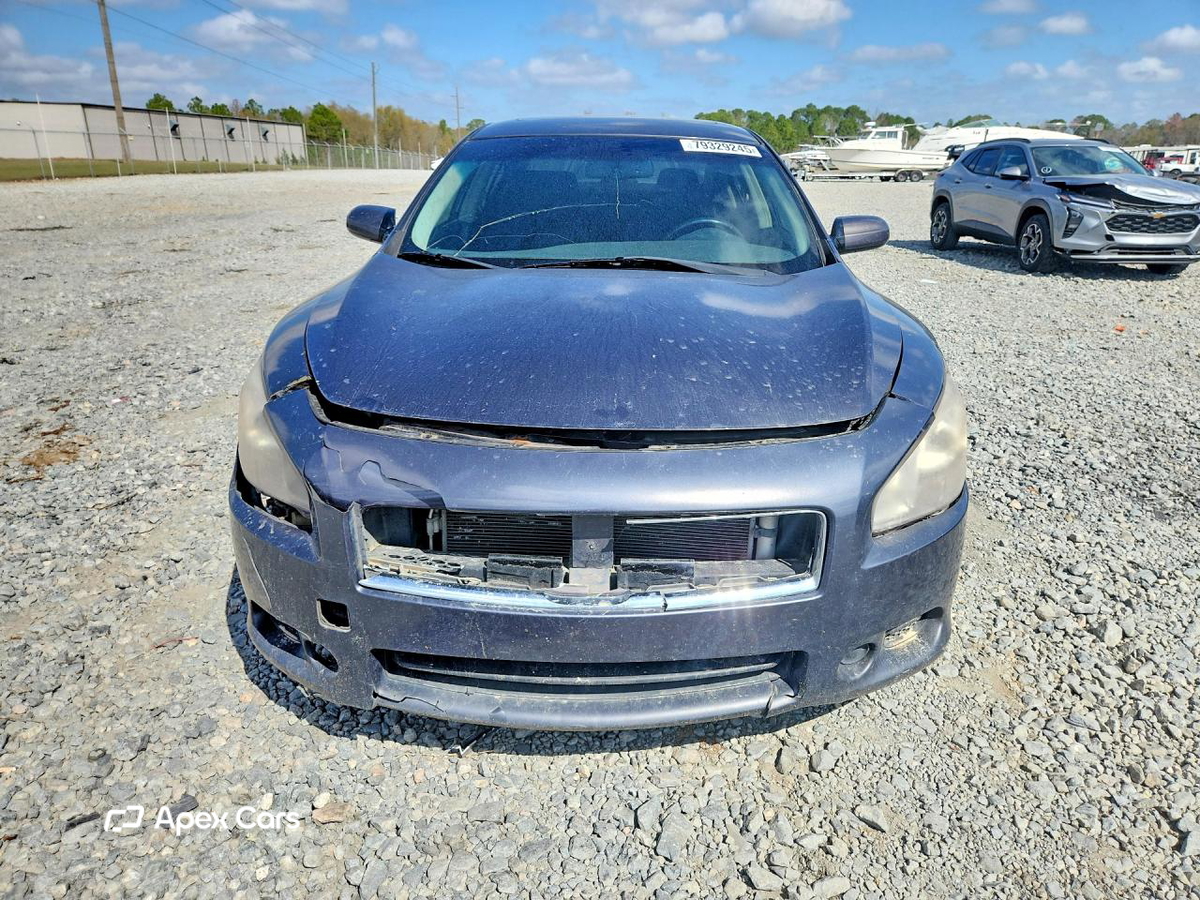 Nissan Maxima 2011