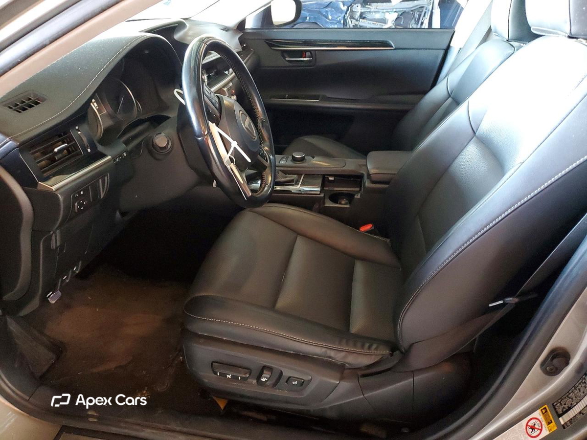 Lexus ES 2016