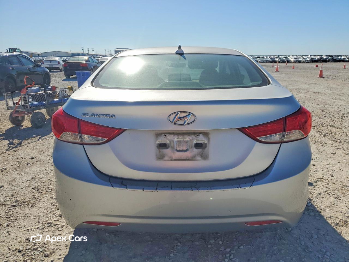 Hyundai Elantra 2013