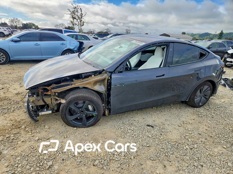 Tesla Model Y 2026 - Zdjęcie 1 z 14