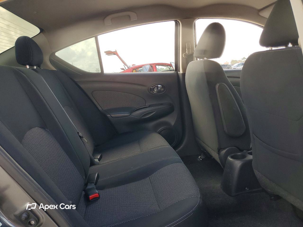 Nissan Versa 2016